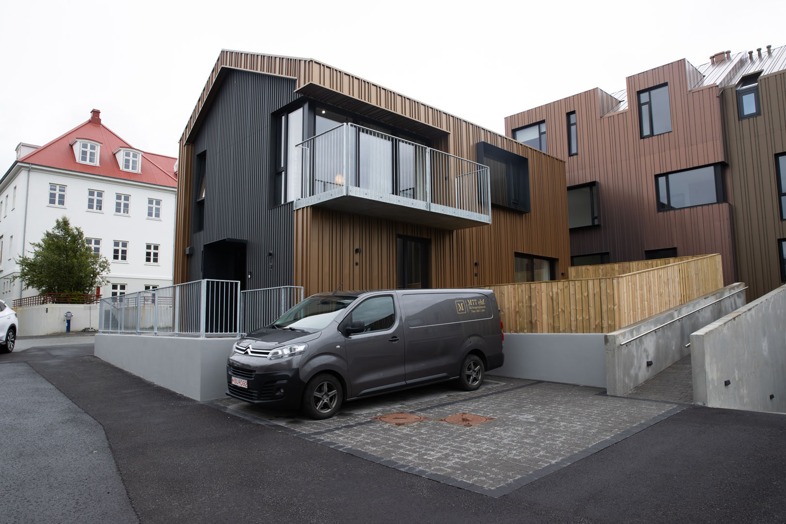 SUÐURGATA 44